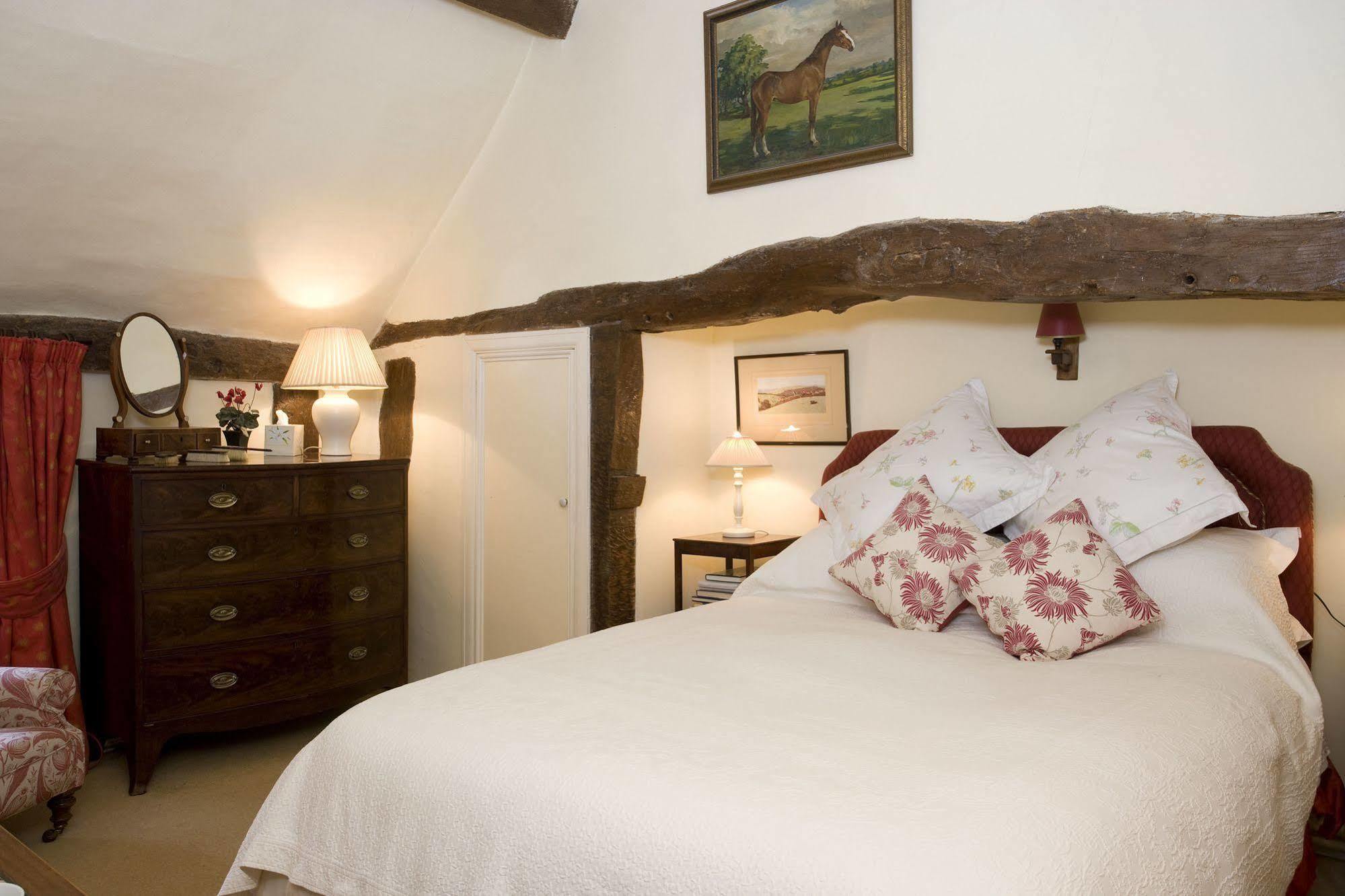 The Old Manor House Bed & Breakfast Halford  Exterior photo